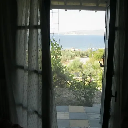 Apartment Studio Roinos