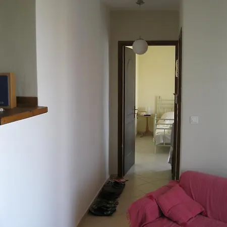 Apartment Studio Roinos